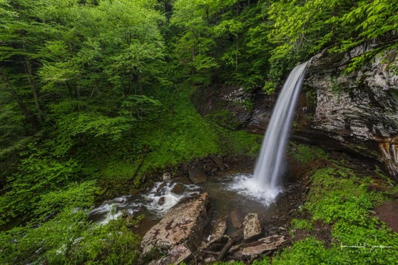 The lower falls of Hills Creek for many years was practically inaccessible to all but the most intrepid waterfalls hunters.