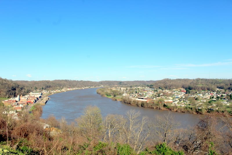 Mason, West Virginia (WV), extends along the east side of the Ohio River (at right). Pomery, Ohio, is at left.