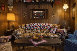 Remember Grandma's living room, getting movies at the video store, & personal pan pizzas at Pizza Hut? It doesn't have to live in your dreams anymore, relive the 80s/early 90s here!Tons of details like a salad bar, arcade games, console TV & VCR, tons of toys you used to have all make it an immersive experience.